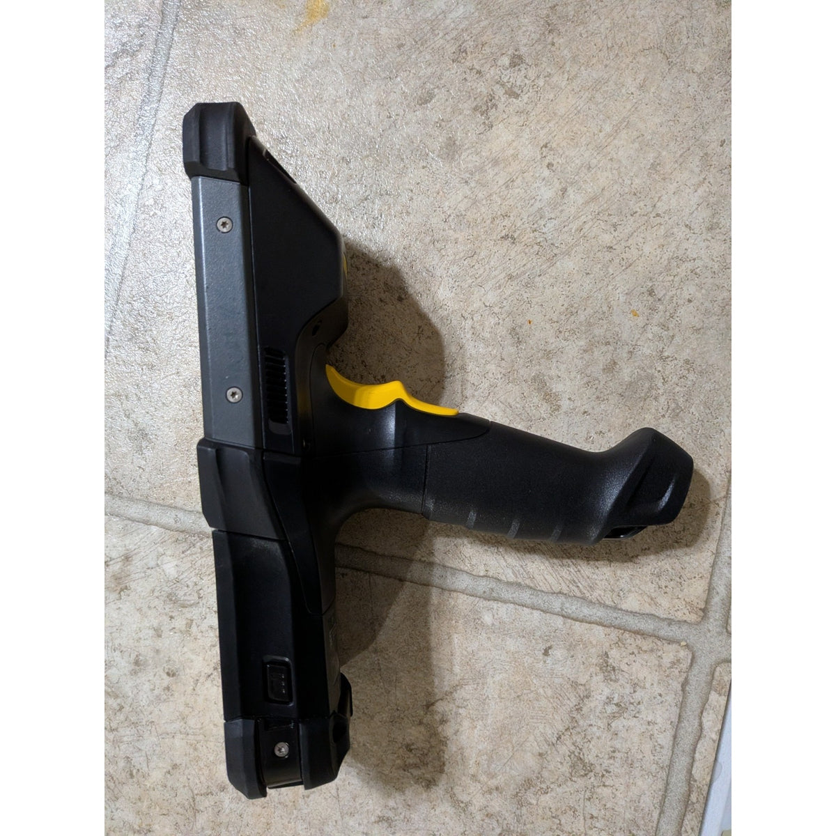 Zebra MC9300 MC930B-GSEGG4NA Mobile Computer Barcode Scanner w/Battery