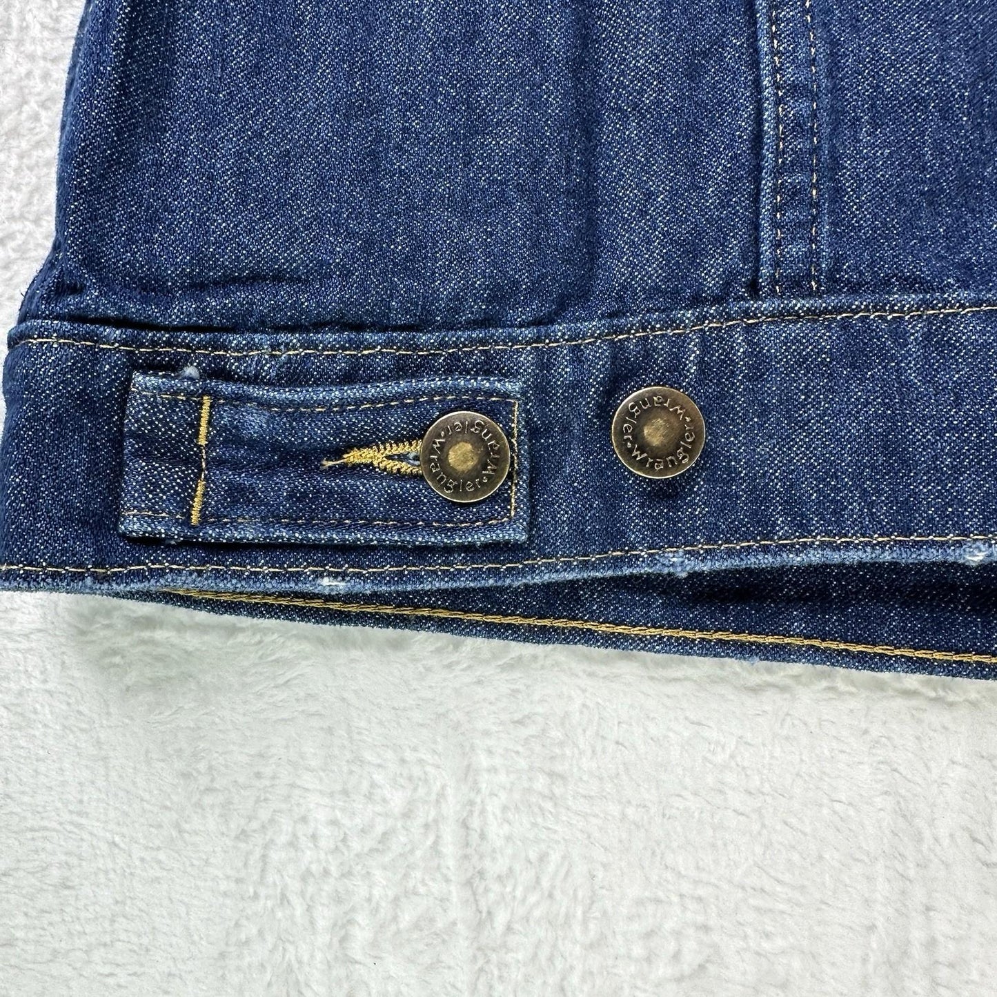 NWT - Women's Wrangler Memory Maker Denim Jacket ~ Women's XS