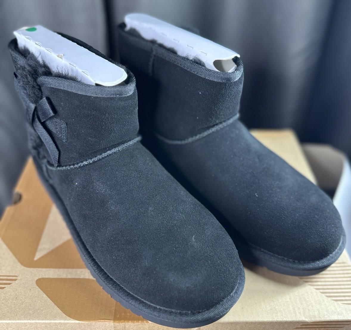 Koolaburra by UGG® Women's 10 Victoria Mini™ Fur-Lined Boot in Black