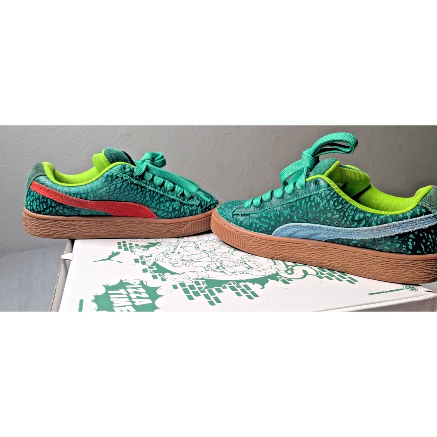 Size 5 Jr KIDS TMNT PUMA Teenage Mutant Ninja Turtles x Suede XL Pizza Box