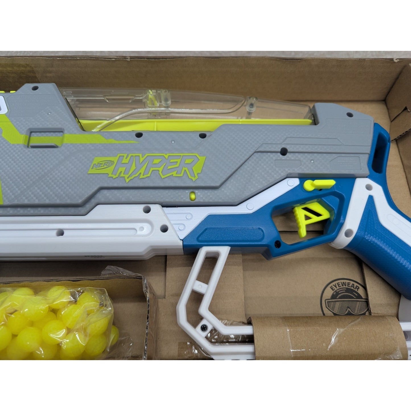 NERF HYPER BUNDLE, SIEGE-50 PUMP-ACTION BLASTER, UP TO 110 FPS VELOCITY - WHITE